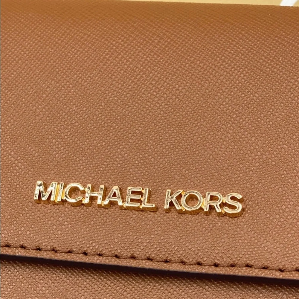 Michael Kors Trifold Wallet Luggage - Picture 6 of 9